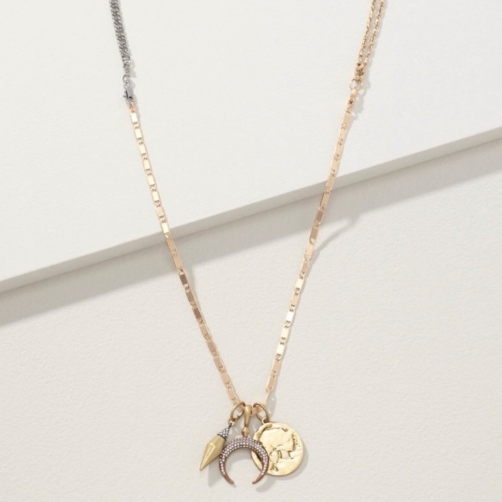 :: Stella & Dot | Versatile Vintage Gold Renegade Pendant Coin Arc Pave Necklace - Picture 5 of 5